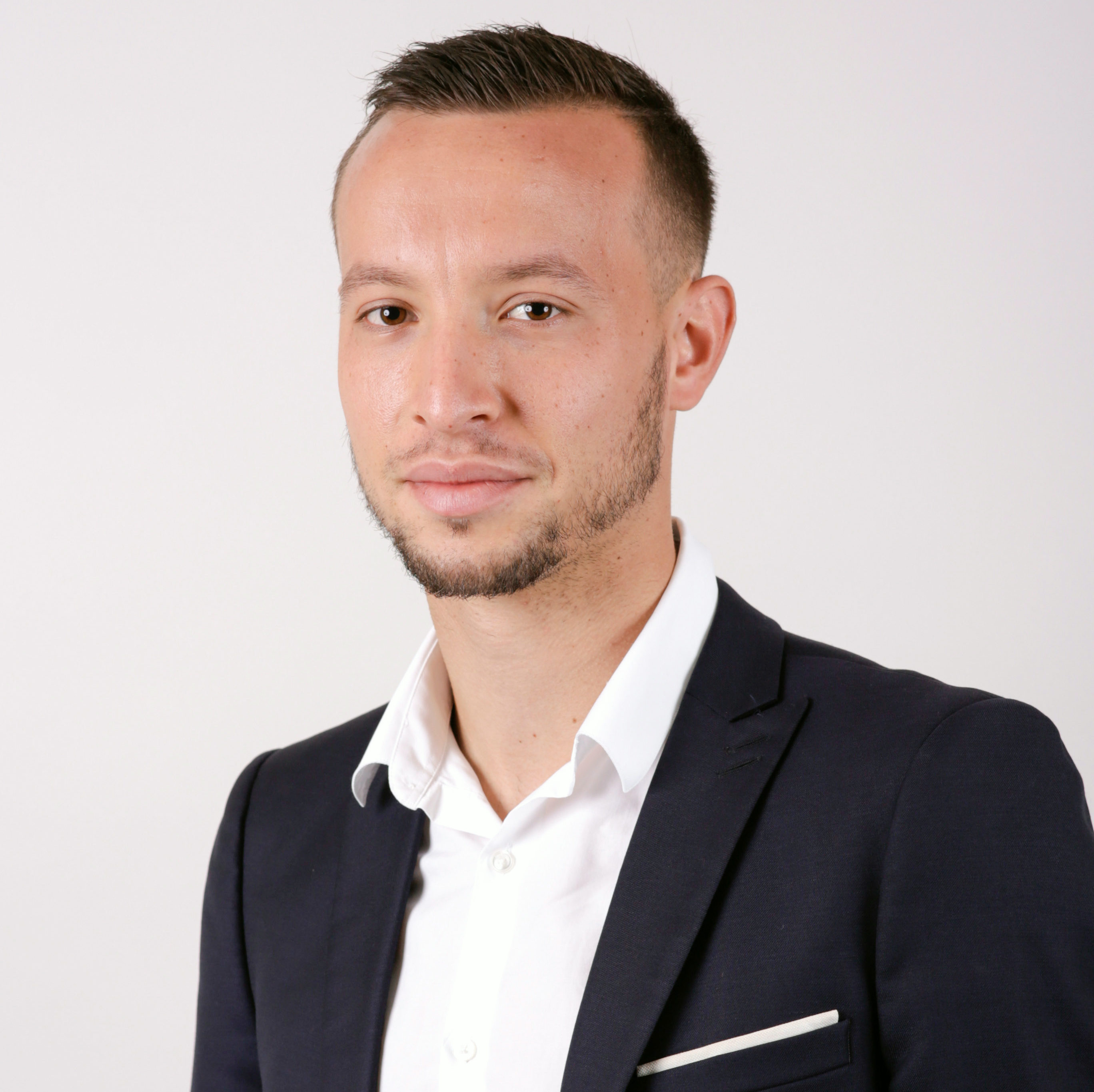 cropped-DELOBEAU-ELIE1.jpg